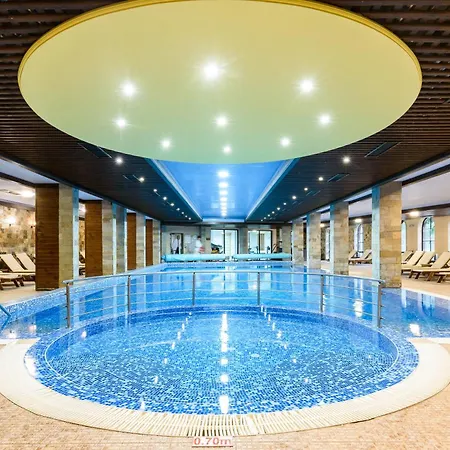 アパートホテル Grand Royale Complex & バンスコ