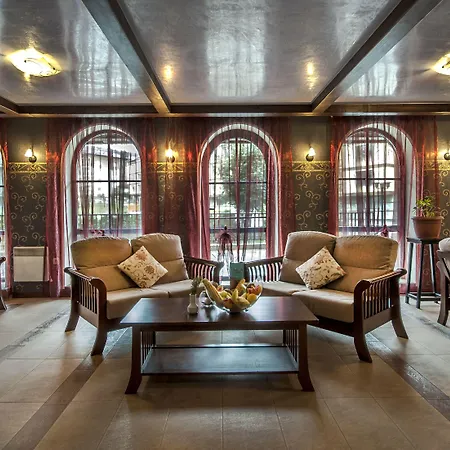 アパートホテル Grand Royale Complex & バンスコ