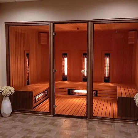 Grand Royale Complex & מלון דירות בנסקו