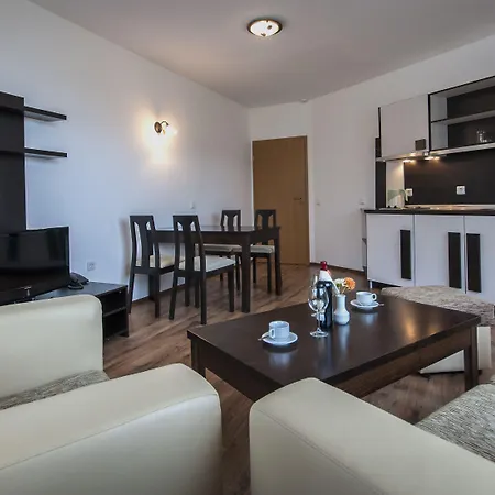 מלון דירות Grand Royale Complex &