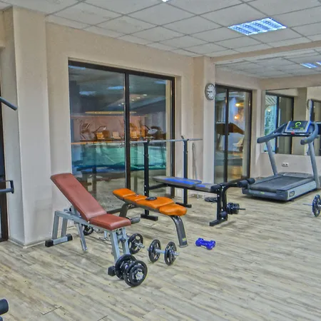 Grand Royale Complex & מלון דירות בנסקו