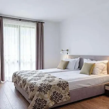 מלון דירות Grand Royale Complex & בנסקו