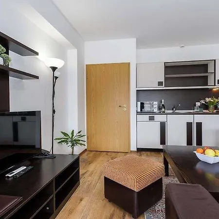 מלון דירות Grand Royale Complex &