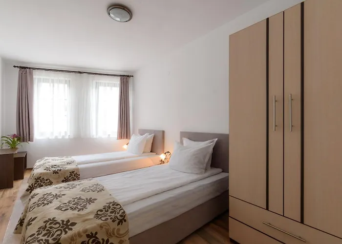 מלון דירות Grand Royale Complex & 4*