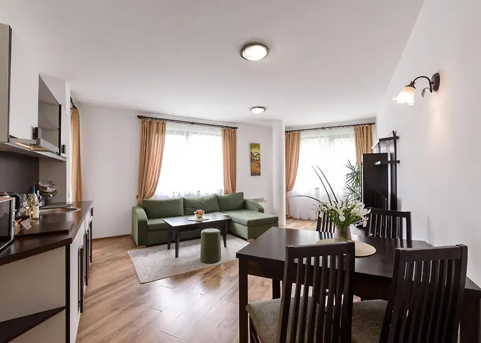 Grand Royale Complex & מלון דירות בנסקו