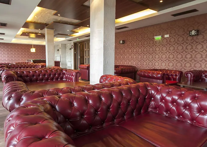 Grand Royale Complex & בנסקו