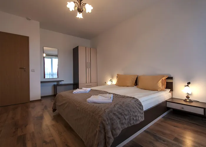 מלון דירות Grand Royale Complex & בנסקו