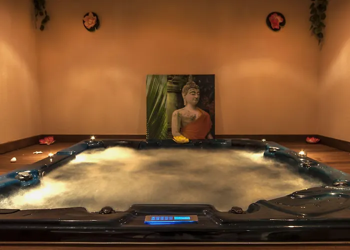 מלון דירות Grand Royale Complex &