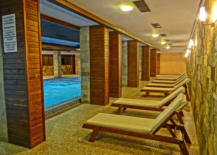 Grand Royale Complex & 4* בנסקו