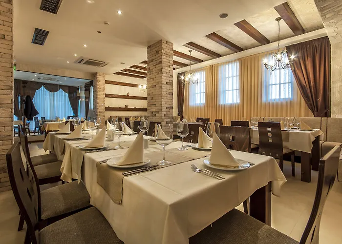 Grand Royale Complex & בנסקו