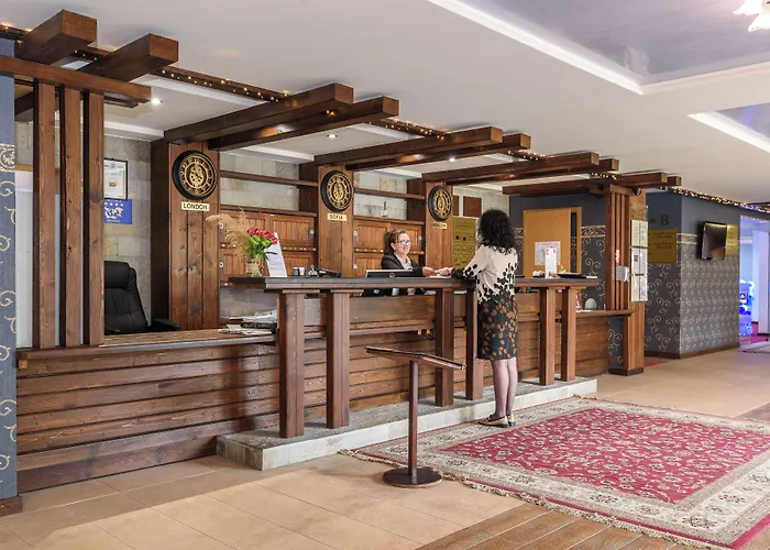 Grand Royale Complex & בנסקו