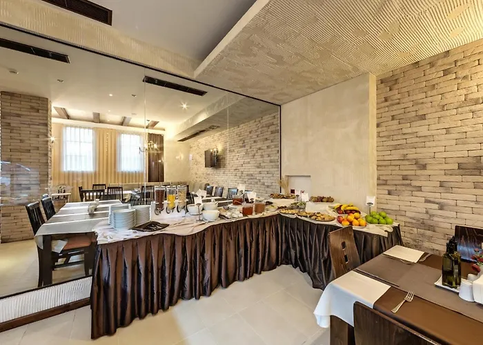 Grand Royale Complex & מלון דירות 4*